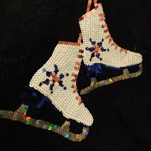 Holiday sweater - Picture 2 of 3